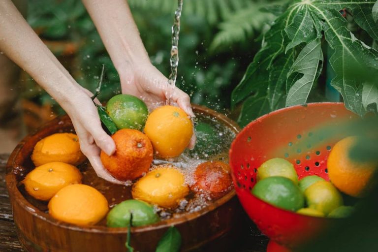 Washing Fruits Before Eating_ What You Must Remember